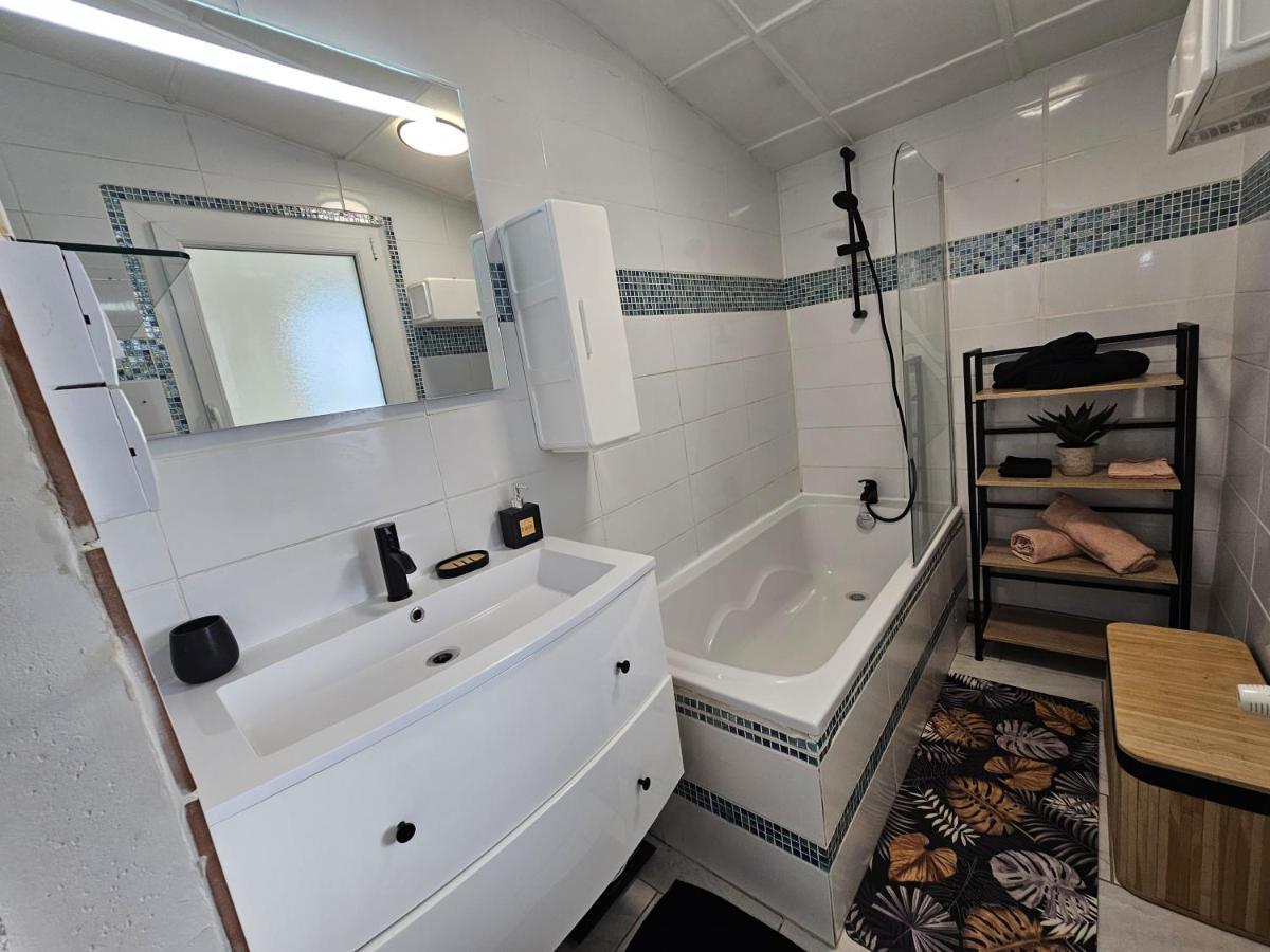 Maison Familiale, 3 Chambres, Jardin Et Parking Prive Montigny-en-Gohelle Экстерьер фото